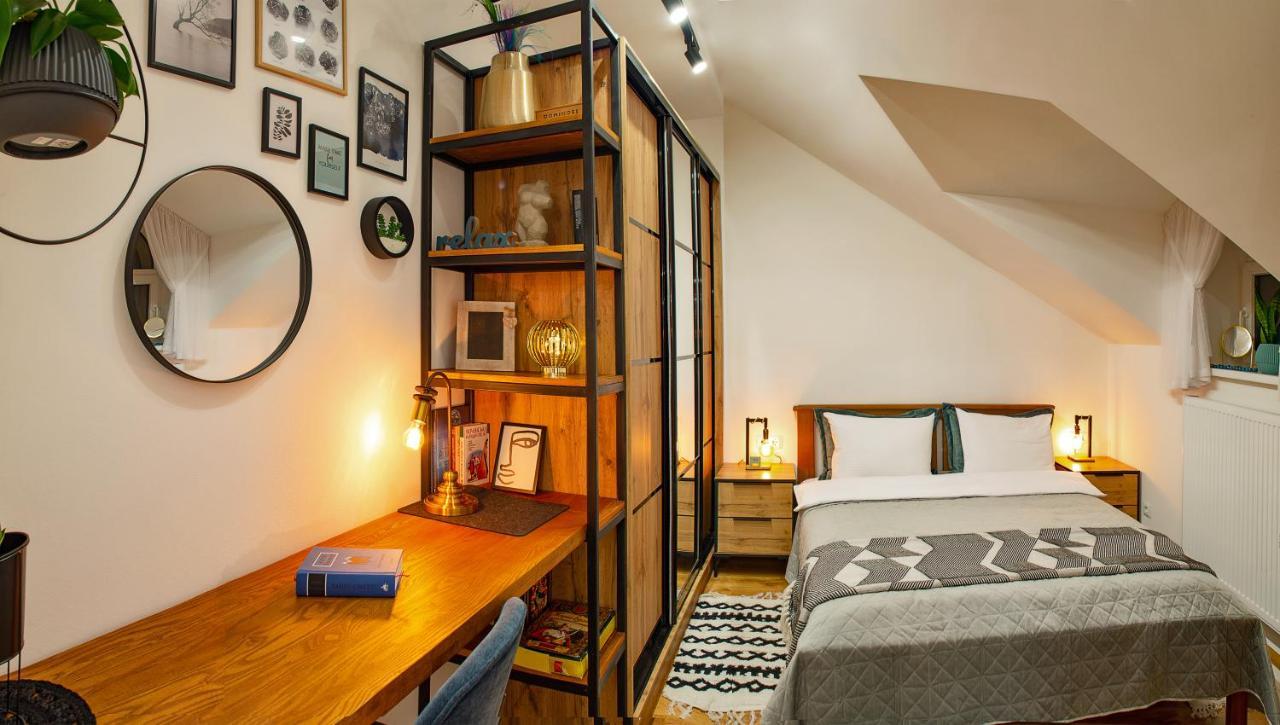 Old Town Loft Apartments Kamianets Podilskyi Bagian luar foto